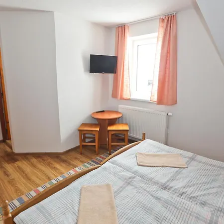 Casa de hóspedes Hruboš 3*